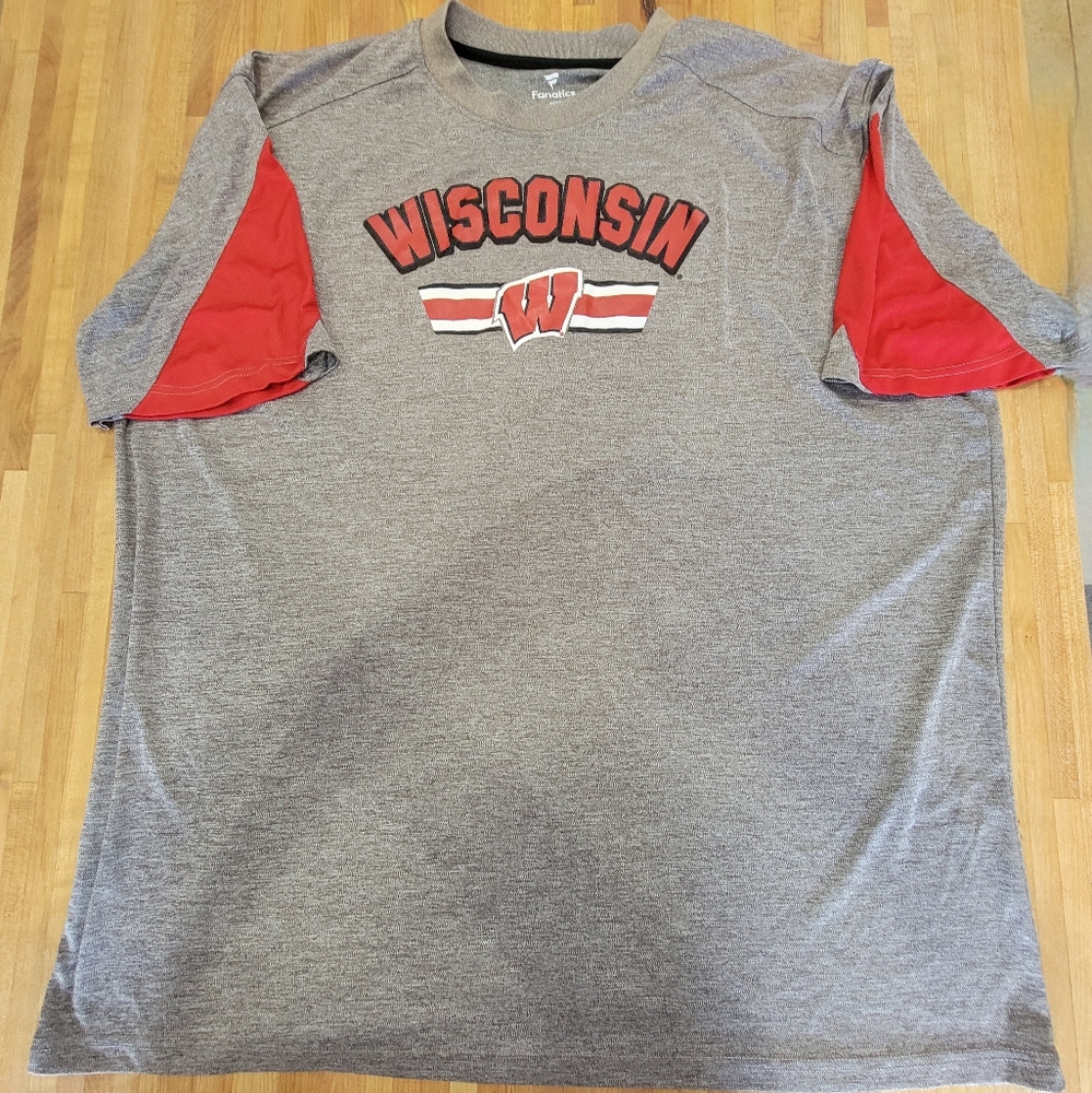 Mens 2XLT Fanatics Wisconsin University Tshirt